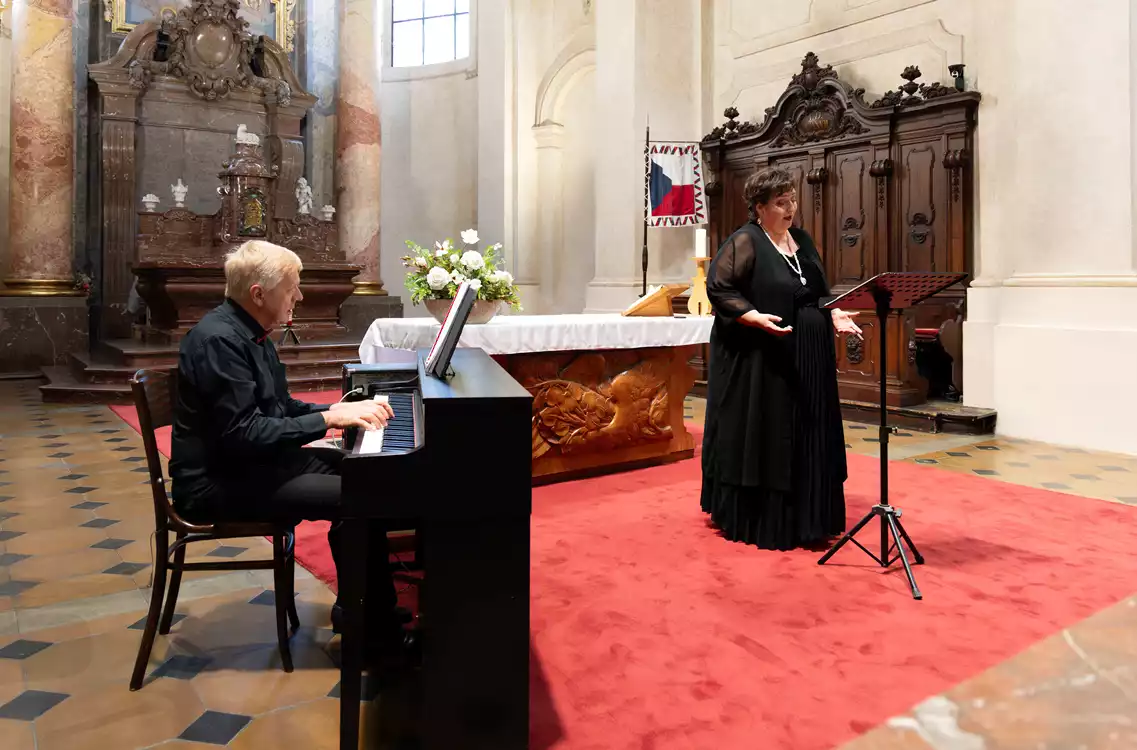 Famous Arias, Organ Works and Sacred Music - preview image