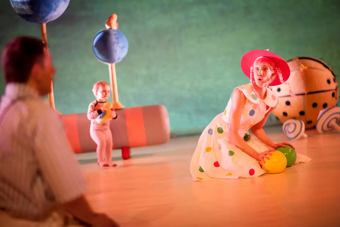 ToddLaterna - Laterna magika show for parents and their toddlers - preview image