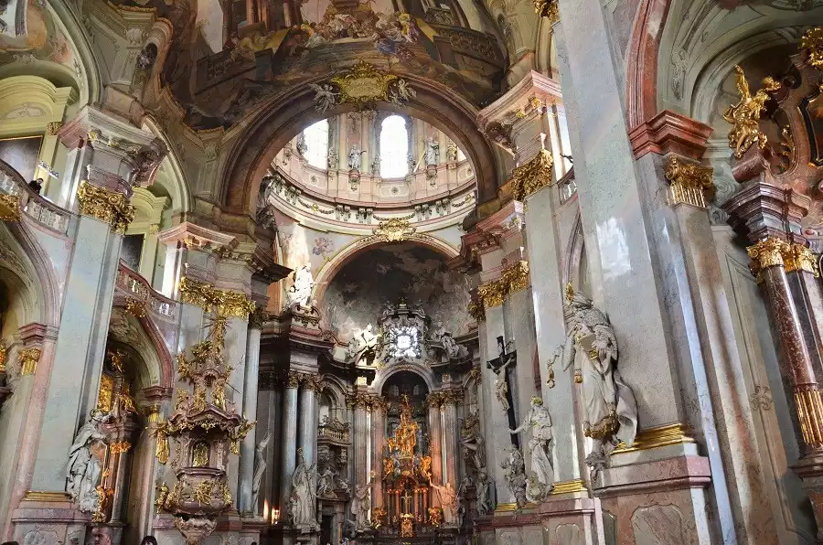 Trumpet under the Church Dome
